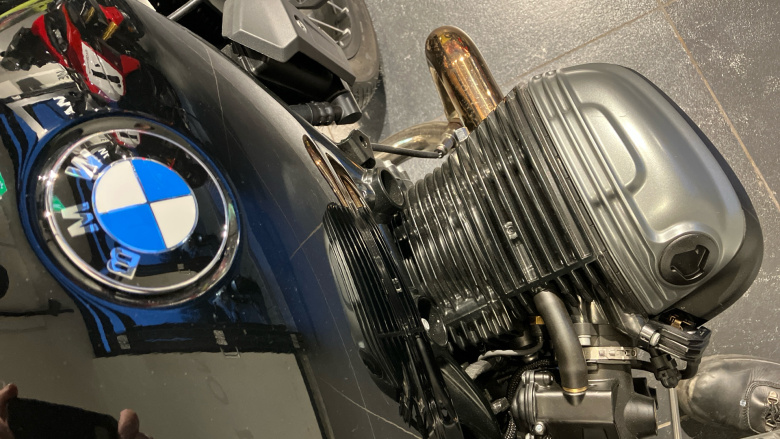 BMW R12 (24MY)